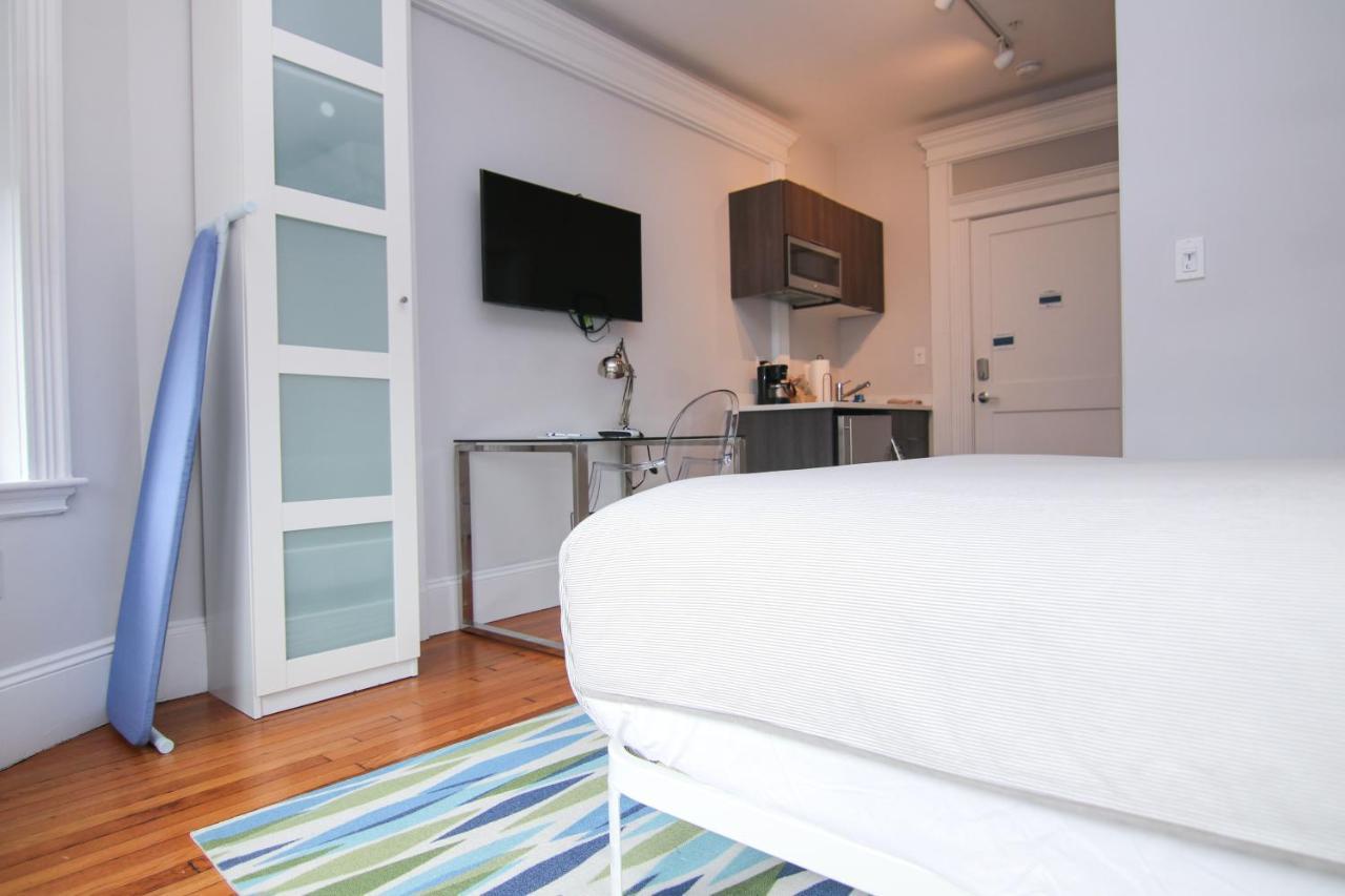 A Stylish Stay W/ A Queen Bed, Heated Floors.. #28 Brookline Exterior photo