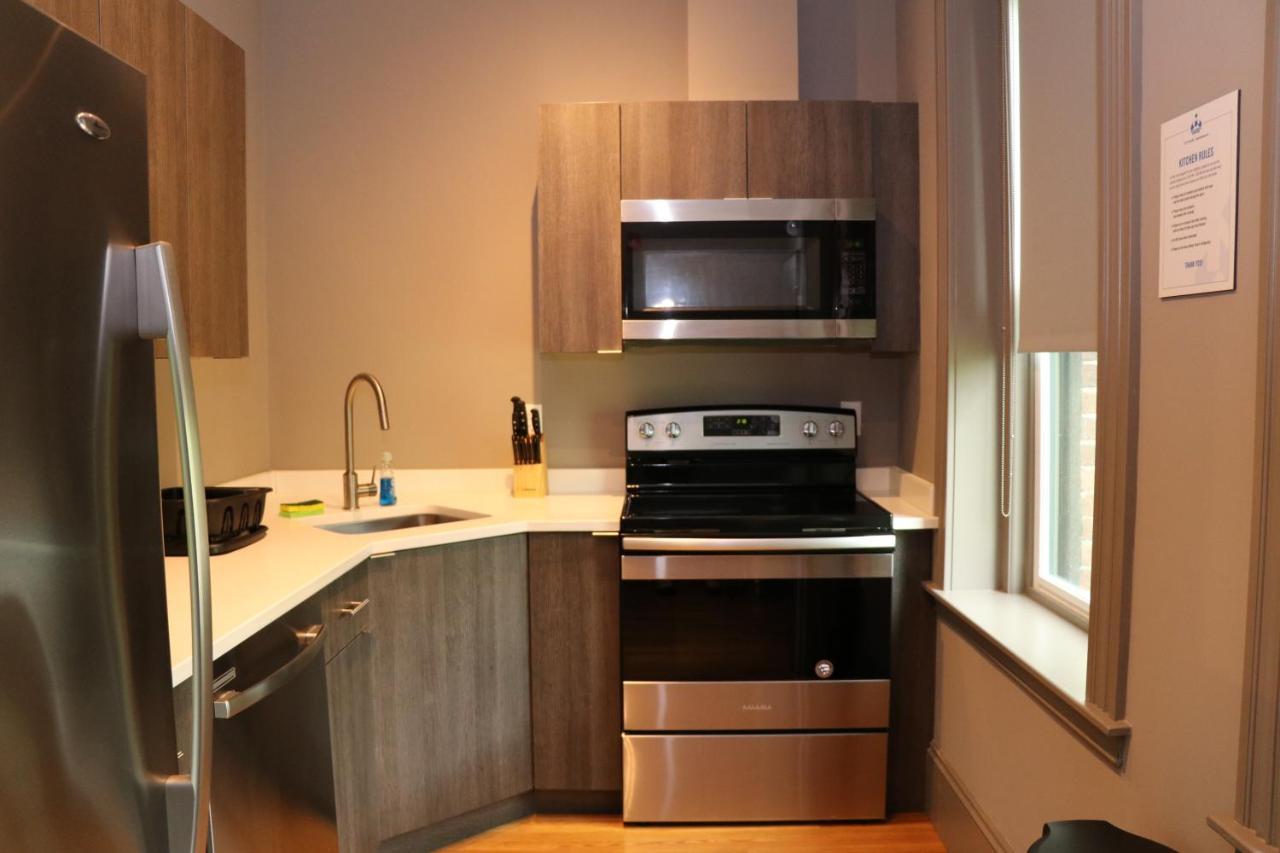 A Stylish Stay W/ A Queen Bed, Heated Floors.. #28 Brookline Exterior photo