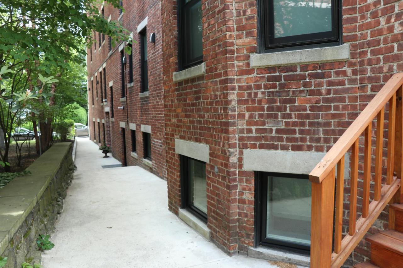 A Stylish Stay W/ A Queen Bed, Heated Floors.. #28 Brookline Exterior photo